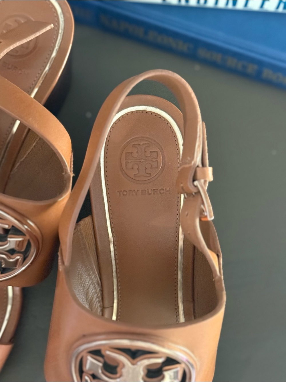 Tory Burch Miller Gold Logo 65mm Leather Wedge Sandals Tan Brown Women’s 10M - Picture 7 of 11